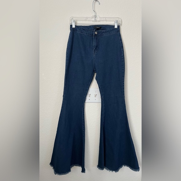 Forever 21 extra wide bell bottom jeans size M - Picture 1 of 3
